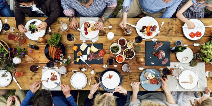 Group-of-people-dining-at-a-restaurant